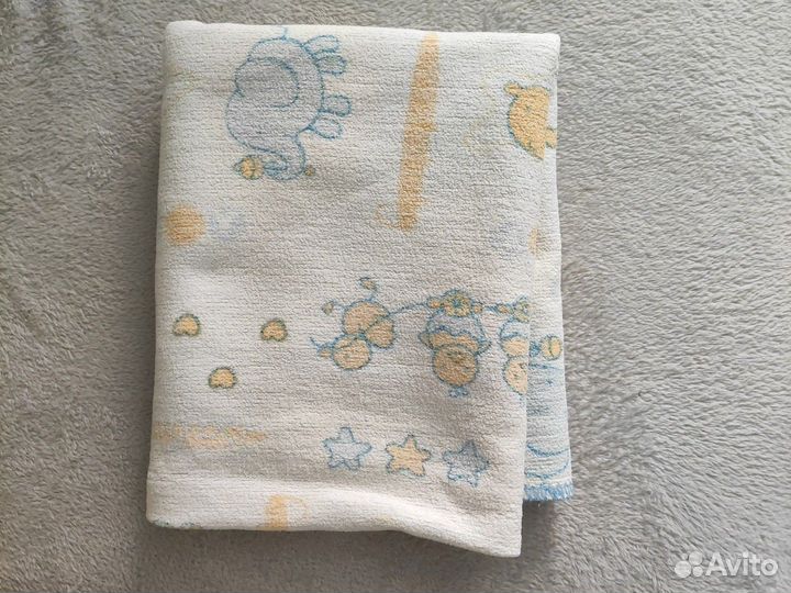 Одеяло, плед, подушка в кроватку