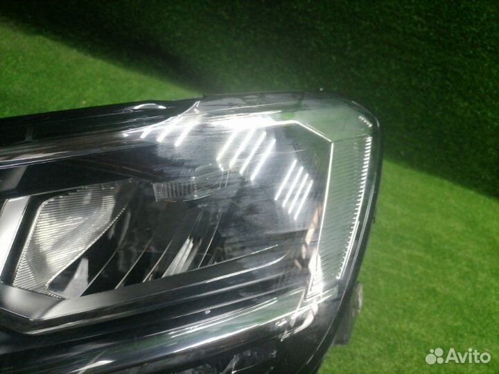 Фара левая Volkswagen Tiguan