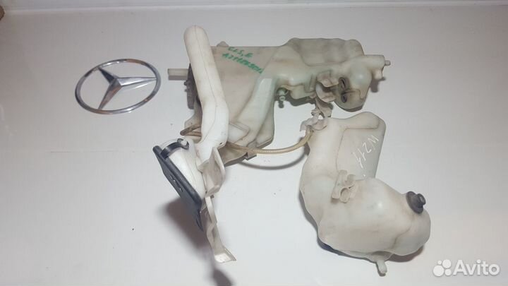 Бачок омывателя Mercedes E211