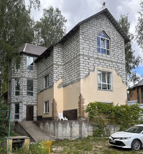 Дом 372 м² на участке 7 сот.