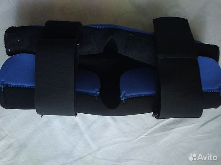 Коленный ортез (фиксатор)