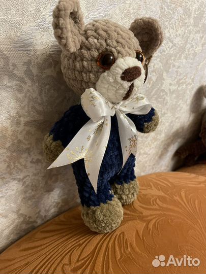 Вязаная игрушка мишка амигуруми