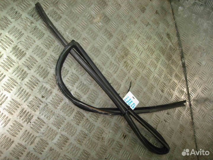 Уплотнитель Land Rover Discovery