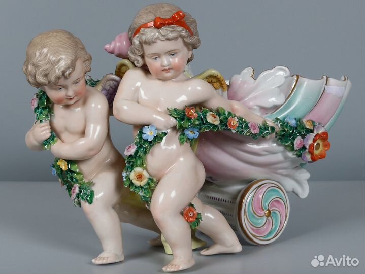 Старинная фарфоровая статуэтка. Германия