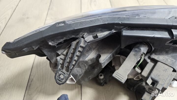 Фара левая LADA Vesta