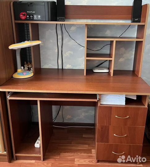 Компьютерный стол