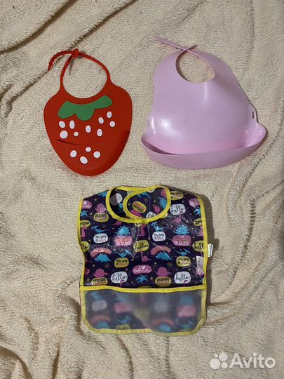 Соска-пустышка, бутылочка, нагрудник