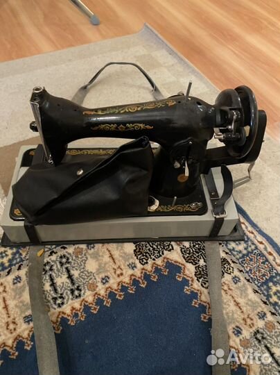 Швейная машина зингер