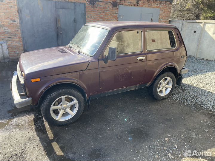 Niva 21214 (по запчастям)