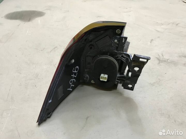 Фонарь задний правый Lexus LX 570