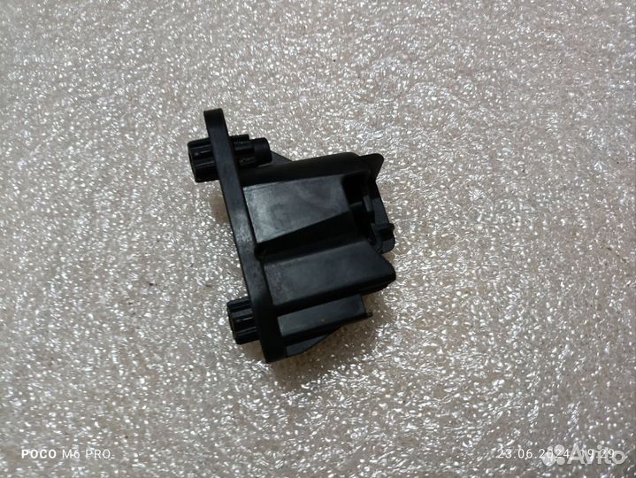 Вставка замка багажника Mercedes w221