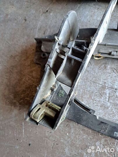 Кронштейн ручки двери задний левый BMW E65 E66