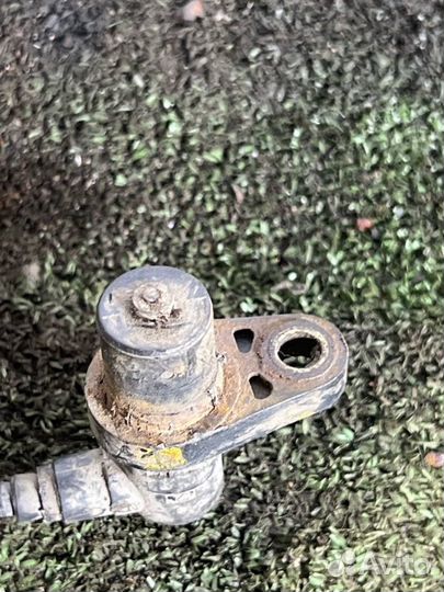 Датчик ABS передний правый Toyota Celica ZZT230