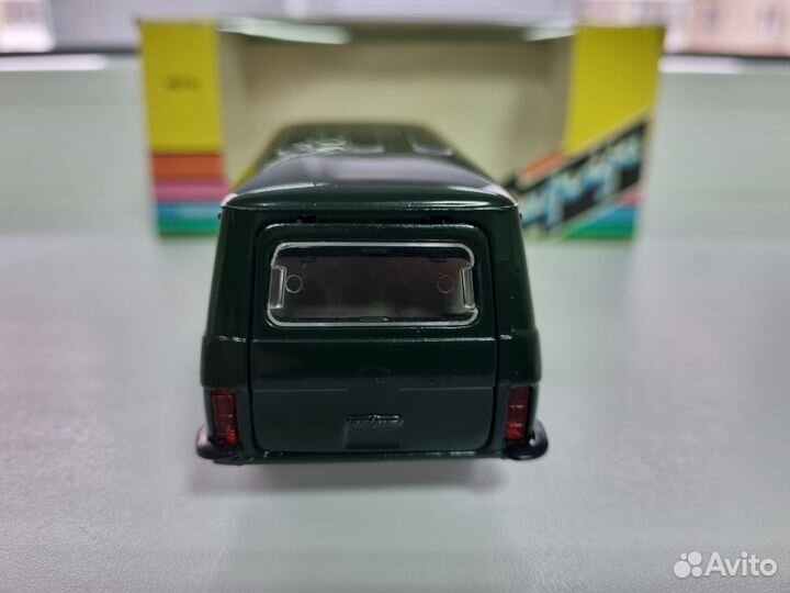 Модель раф-2203 А18, 1:43 Сделано в СССР