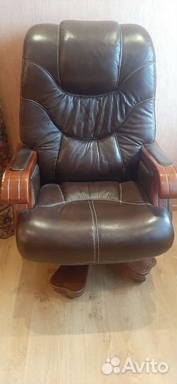 Кожаное кресло руководителя бу