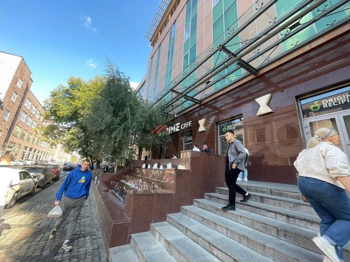 Продам торговое помещение, 135 м²