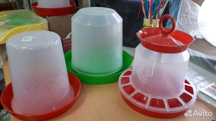 Солнышко, поилки, кормушки для домашней птицы