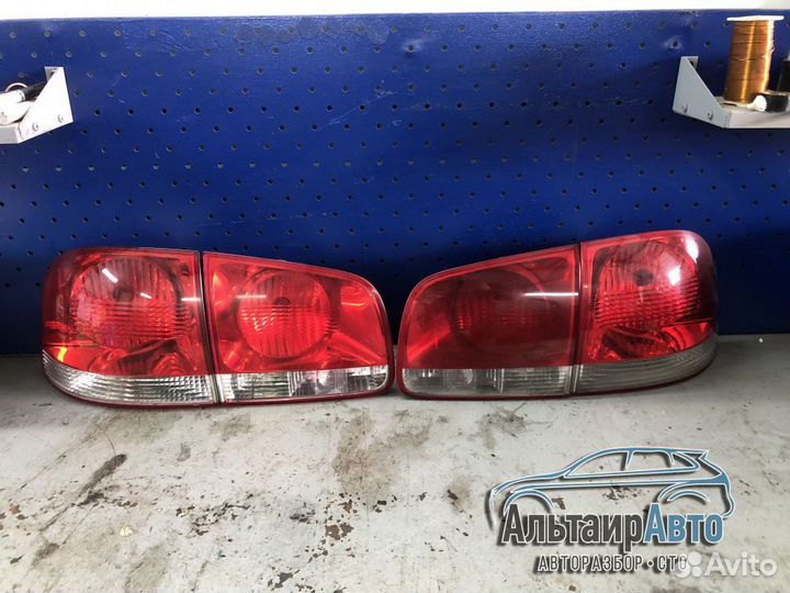 Фонарь задний левый внутренний Volkswagen Touareg