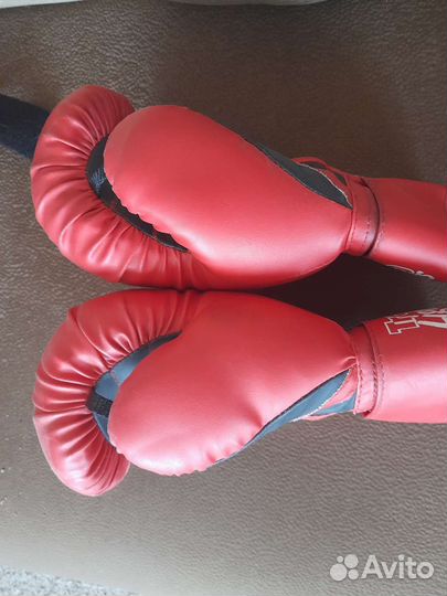 Перчатки,футы,щетки для голени