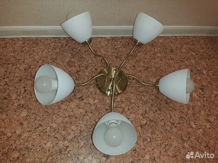 Люстра потолочная немецкая с лампочками