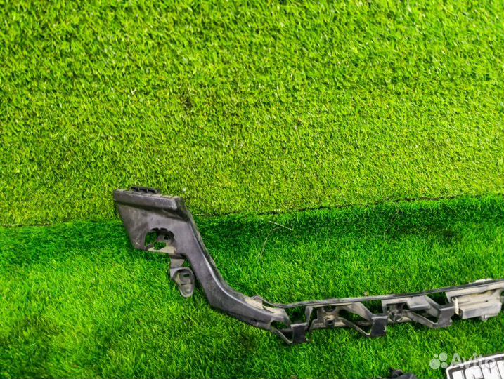 Крепление бампера заднее Jaguar Xe X760 204DTD