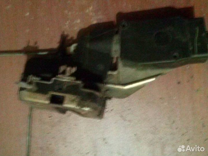 Передний правый стеклопод на вольвоv40-S40 2000-04