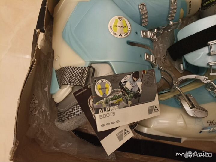 Продаю горнолыжные ботинки женские