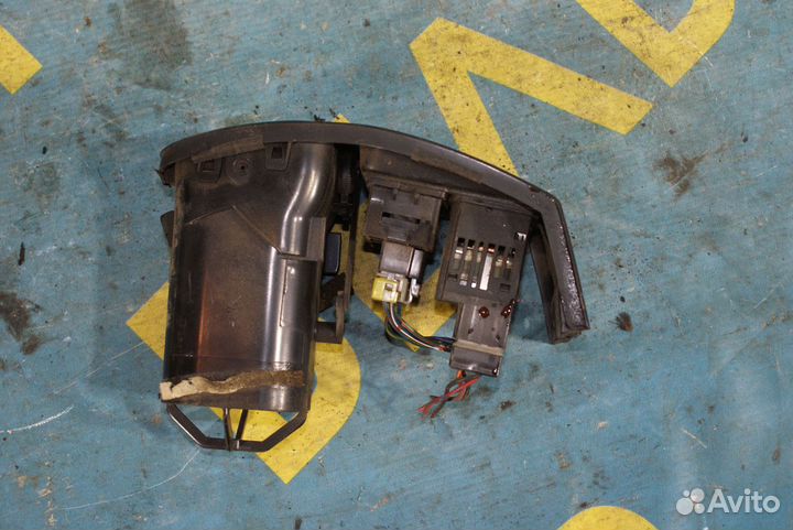 Блок управления зеркалами Nissan Primera P10