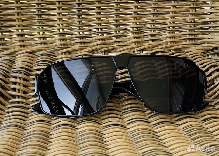 Солнцезащитные очки мужские hugo boss