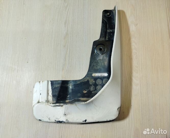 Брызговик передний правый Toyota Camry V55 V50