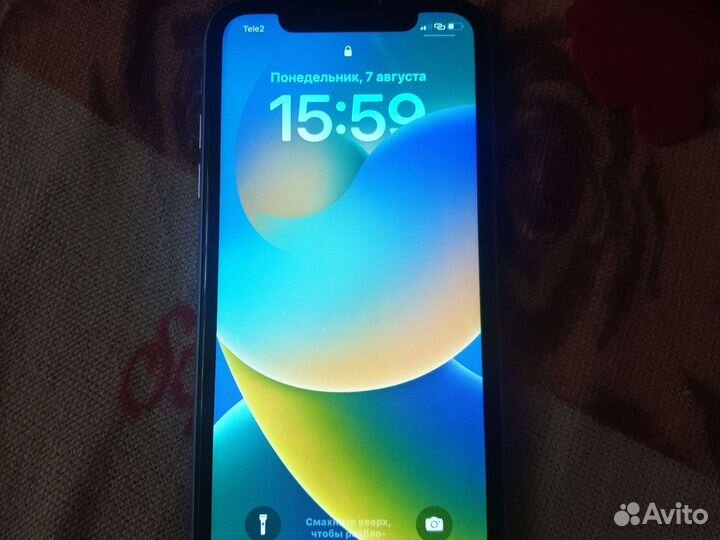 Телефон iPhone 11