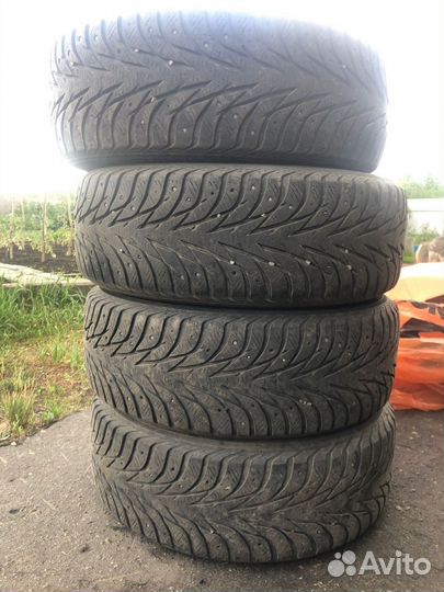 Yokohama Ice Guard Stud IG55 215/60 R16