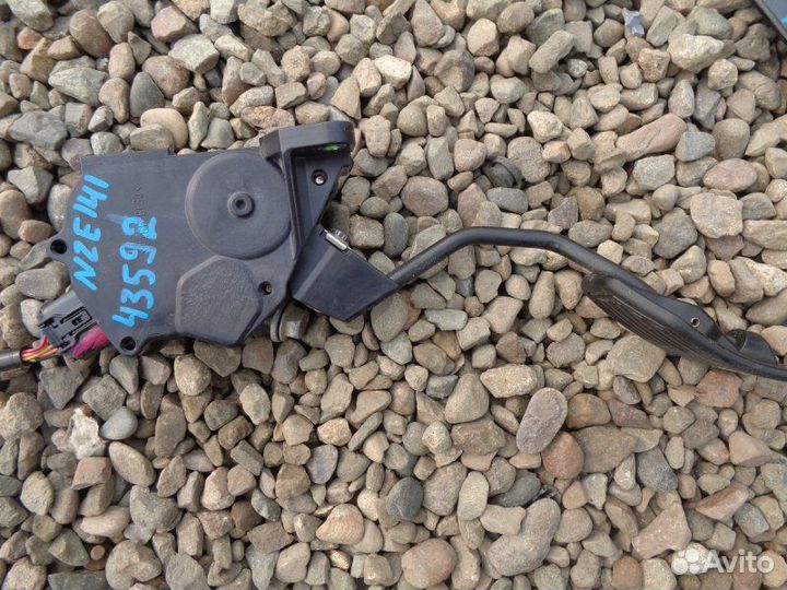 Педаль газа Toyota Corolla Fielder NZE141 1NZ-FE