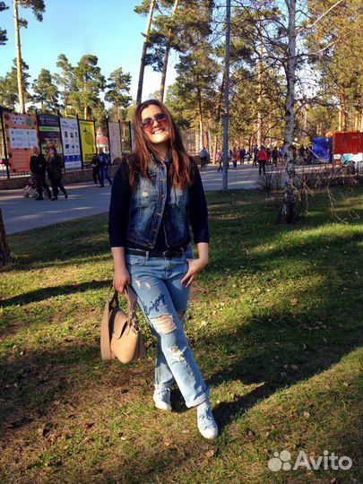 Джинсовая жилетка