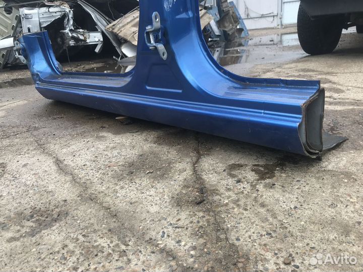 Порог со стойкой левый Nissan Note (E11) 2006-2013