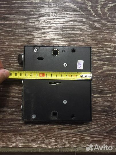 Замок дверной бу «меттем»