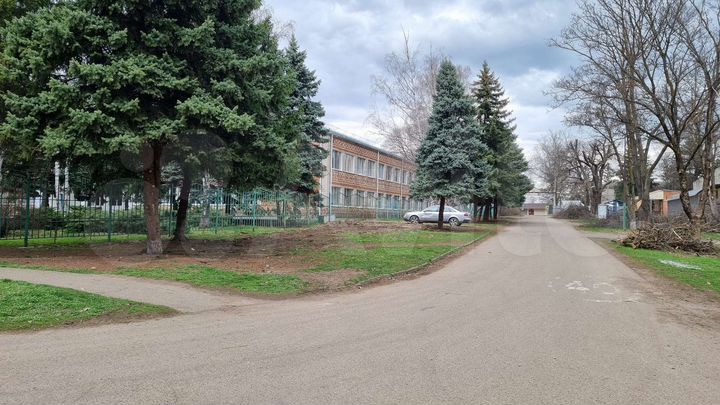Здание, 360 м²