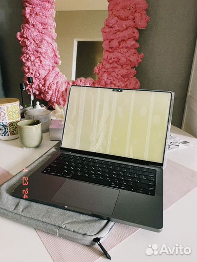 Macbook pro 14 m1 16 512гб