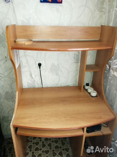 Компьютерный стол