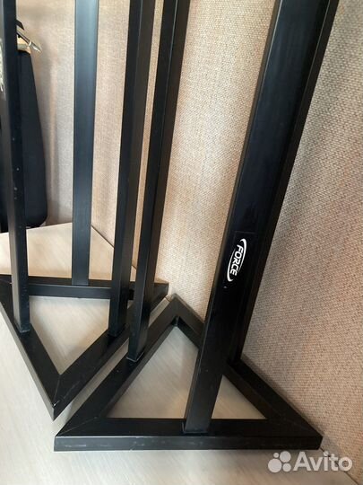 Стойки для студийных мониторов