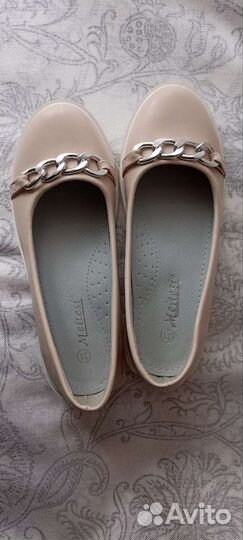Туфли для девочки новые