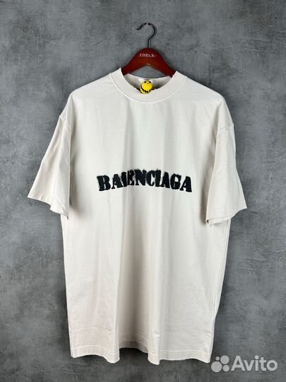 Футболка Balenciaga Logo white в наличии