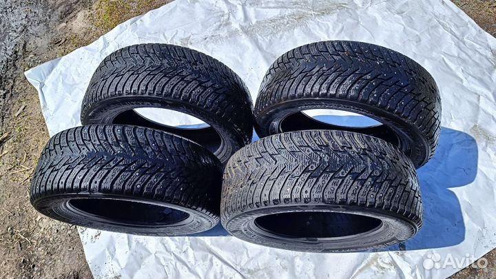 Nokian Tyres Hakkapeliitta 8 215/55 R16 37