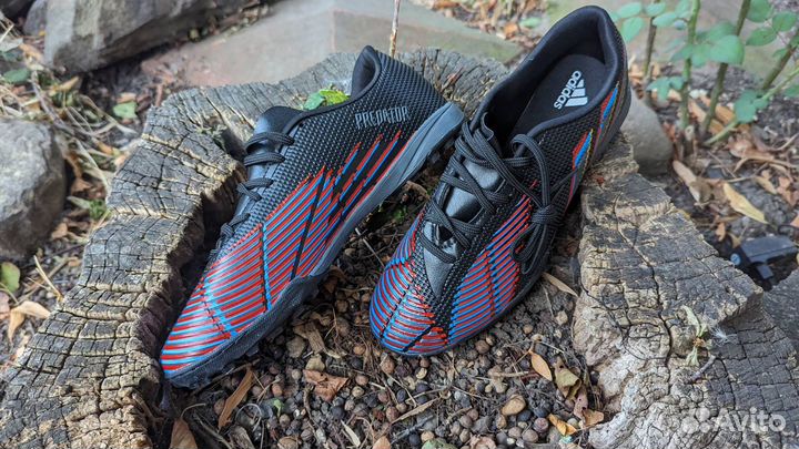 Сороконожки Adidas Predator черные и белые 41-45р