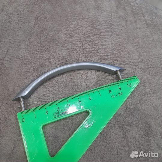 Дверные ручки для фасадов