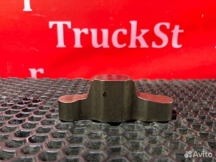 Толкатель впускного рокера Volvo FH