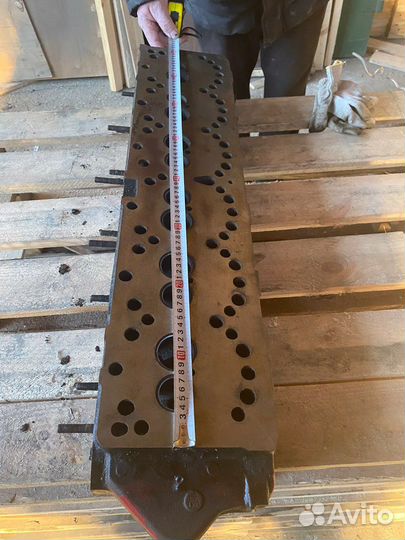 Головка блока шестицилиндрованного двс