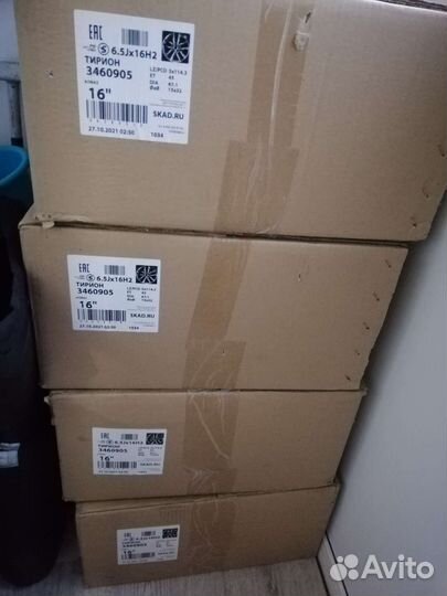 Продам комплект новых литых дисков