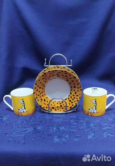 Чашки с блюдцами