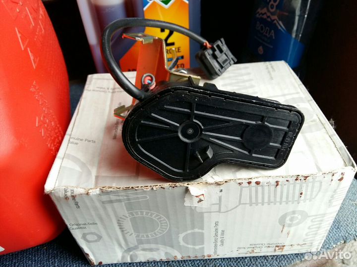 Электромоторчик-привод дворника фары Mercedes w129